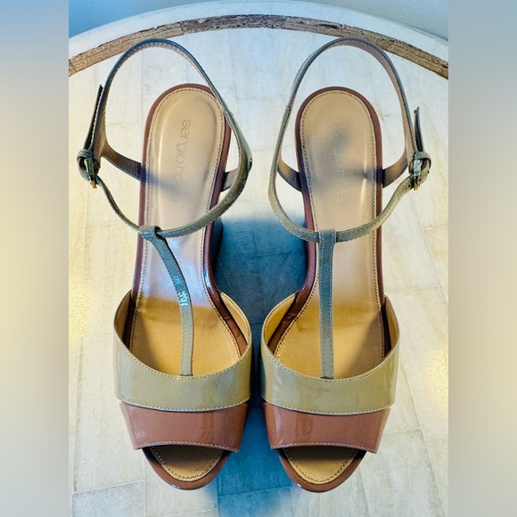 Sergio Rossi Beige and Brown Women's Sandals unique designs size 39.5